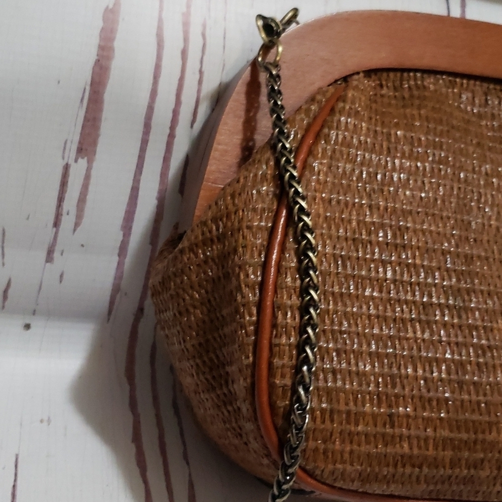 Patricia Nash woven and wood chain crossbody bag - Picture 4 of 8
